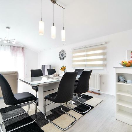 Apartman Novokmet-Crno Hotel ซาดาร์ ภายนอก รูปภาพ