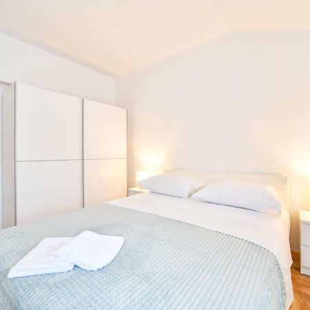 Apartman Novokmet-Crno Hotel ซาดาร์ ภายนอก รูปภาพ