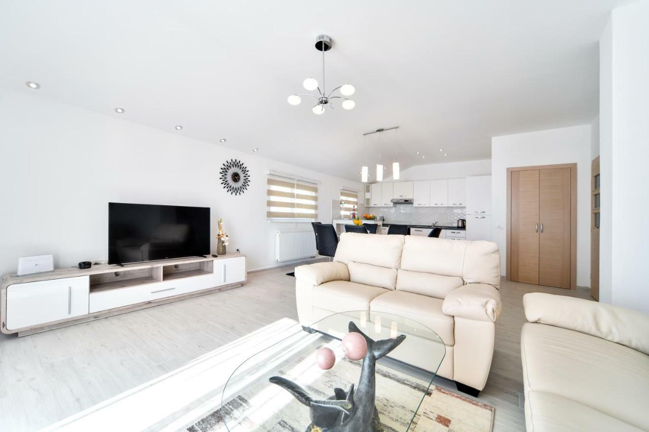 Apartman Novokmet-Crno Hotel ซาดาร์ ภายนอก รูปภาพ
