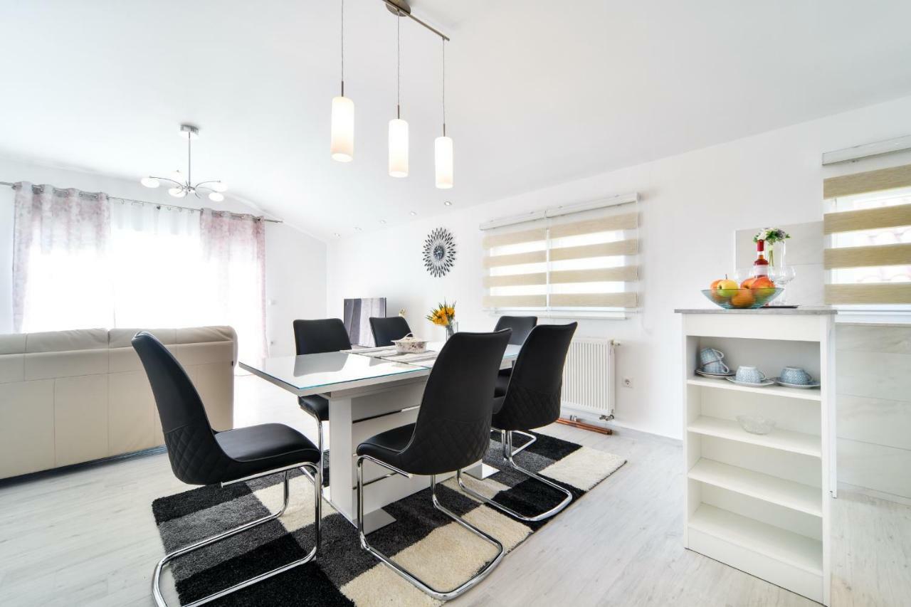 Apartman Novokmet-Crno Hotel ซาดาร์ ภายนอก รูปภาพ