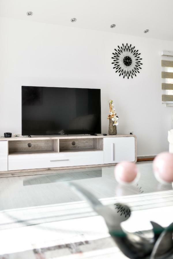 Apartman Novokmet-Crno Hotel ซาดาร์ ภายนอก รูปภาพ